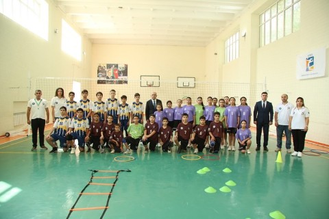AVF prezidenti gənc voleybolçularla görüşüb