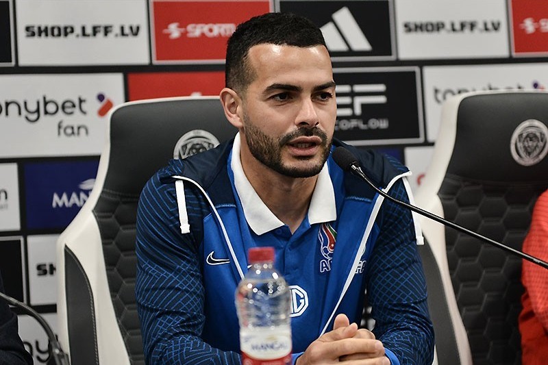 Millinin kapitanı oğlu və qızı ilə görüntüləndi - VİDEO