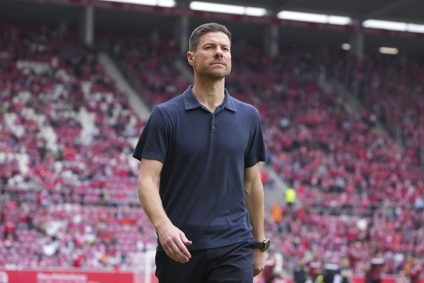 Xabi Alonso sızmalar səbəbindən start heyətini oyunçulara əvvəlcədən demir