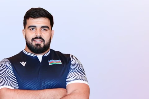 Azərbaycan millisinin baş məşqçisi: "Güləşçimiz hakimlərin müəmmalı qərarı nəticəsində uduzdu"