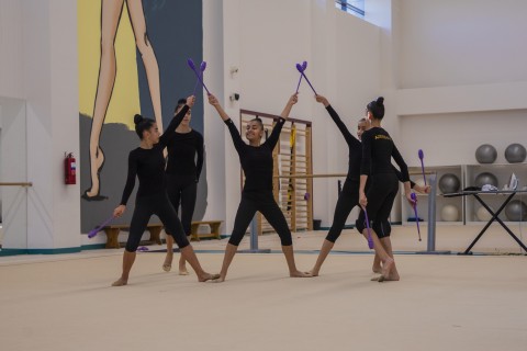Zəriflik və güc birlikdə: Azərbaycan bədii gimnastları III MDB Oyunlarına hazırlaşır - FOTO