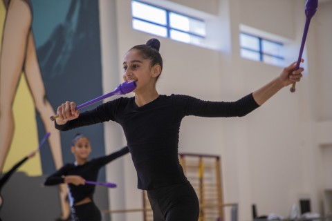 Zəriflik və güc birlikdə: Azərbaycan bədii gimnastları III MDB Oyunlarına hazırlaşır - FOTO