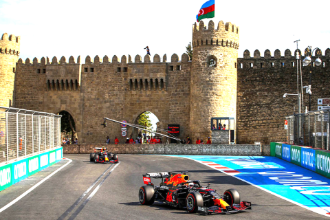 Bakıda “Formula 1” həyəcanı: 12 mindən çox turist, 20 min tribunalıq yer və minlərlə azərbaycanlının zəhməti