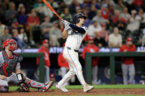 Leo Rivas’ 13th-inning homer lifts Mariners over Cardinals 4-2