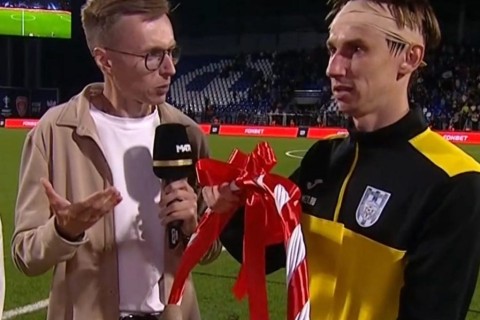 Лучший игрок матча Кубка России получил корзину яиц - ВИДЕО