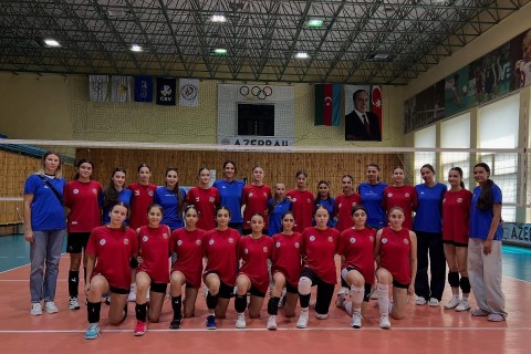 Millinin voleybolçuları 15 yaşadək yığma komanda ilə görüşüblər - FOTO