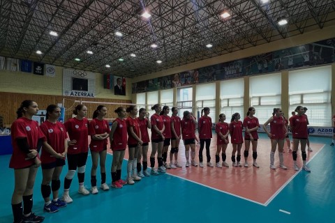 Millinin voleybolçuları 15 yaşadək yığma komanda ilə görüşüblər - FOTO