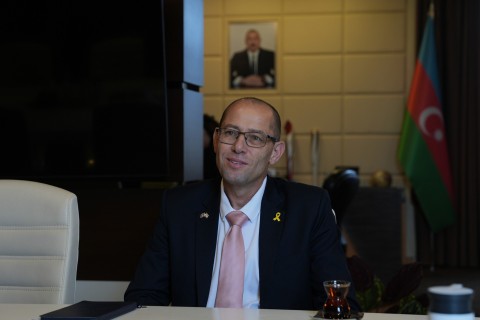 Fərid Qayıbov İsrailin ölkəmizdəki səfirini qəbul edib - FOTO