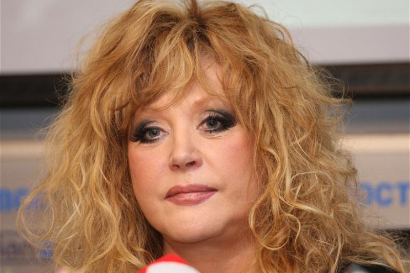 Əməkdar məşqçi Alla Puqaçovanın müdafiəsinə qalxıb: "Heç kimin haqqı yoxdur..."