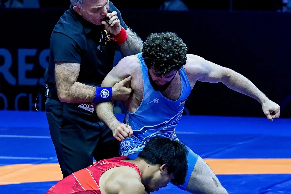 Венгерский борец устроил драку на чемпионате мира по борьбе в Загребе - ВИДЕО