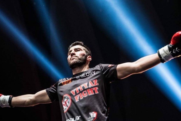 Алим Набиев одержал победу в дебютном бою по MMA
