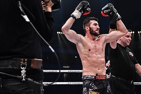 Alim Nəbiyev MMA-da debütünə qələbə ilə başlayıb