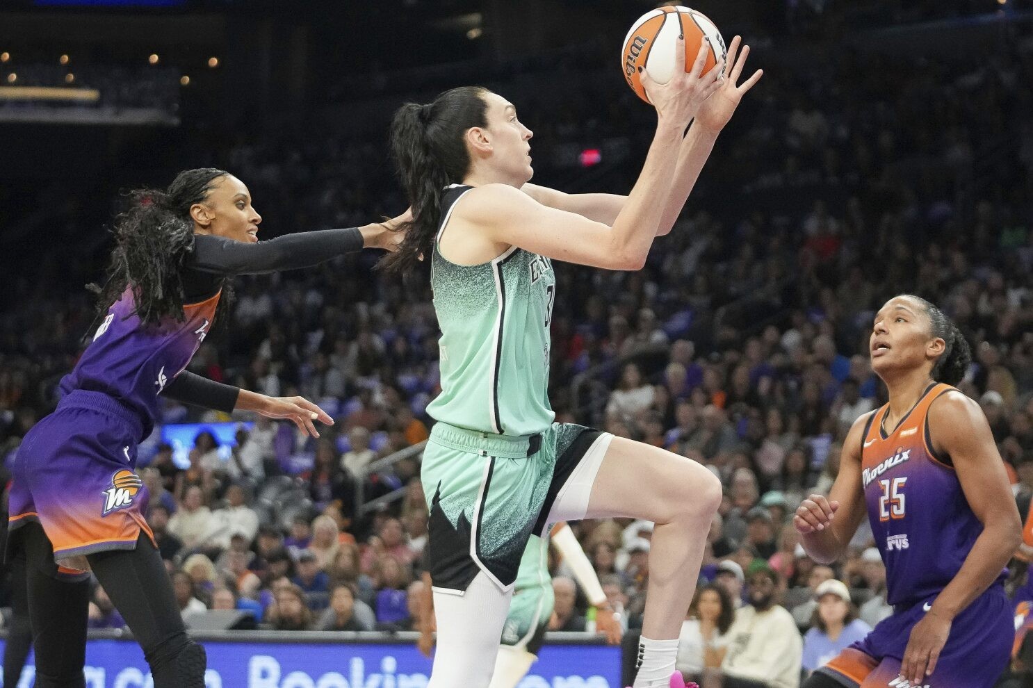 Liberty’s playoff win overshadowed by Breanna Stewart’s knee injury
