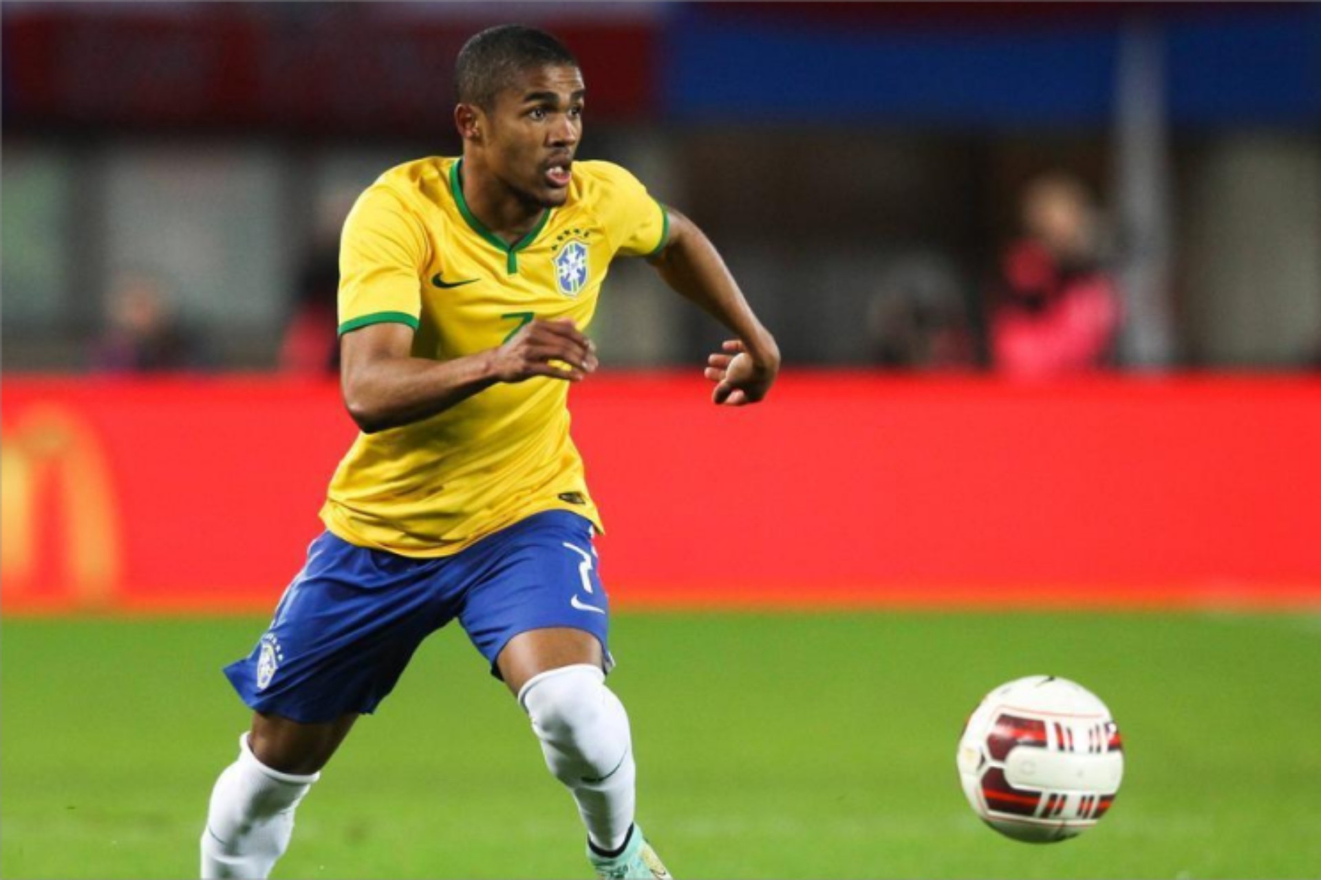 Braziliyalı tanınmış futbolçu klubsuz qalıb