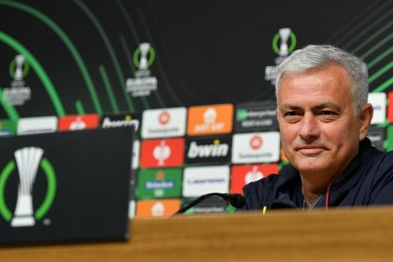 Joze Mourinyo "Benfika" ilə müqavilə imzalayıb - RƏSMİ