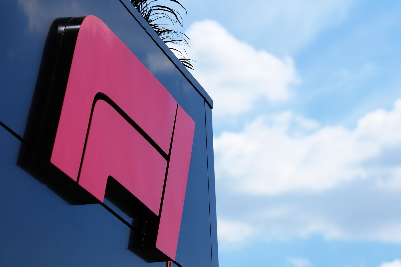 Several F1 Paddock members fall ill ahead of Azerbaijan Grand Prix