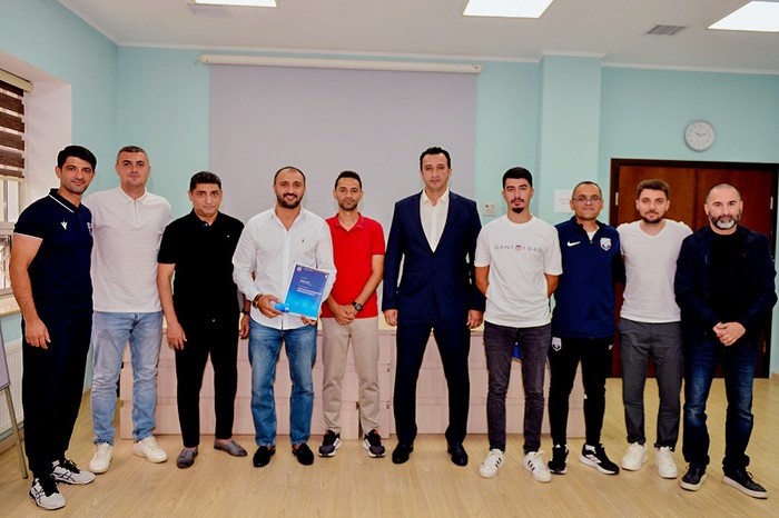 Məşqçilərə lisenziya və diplomlar təqdim olunub - FOTO