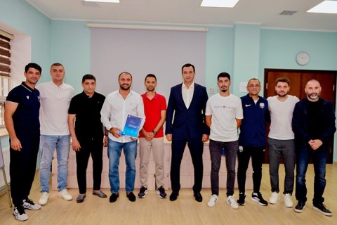 Məşqçilərə lisenziya və diplomlar təqdim olunub - FOTO