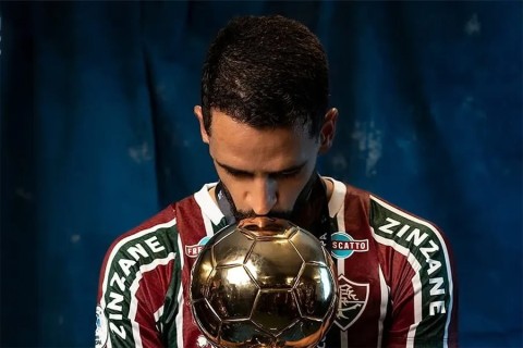 Braziliyalı Renato Auqusto futbolla vidalaşdı