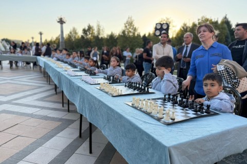 В Гяндже проведен шахматный турнир в поддержку III Игр стран СНГ - ФОТО