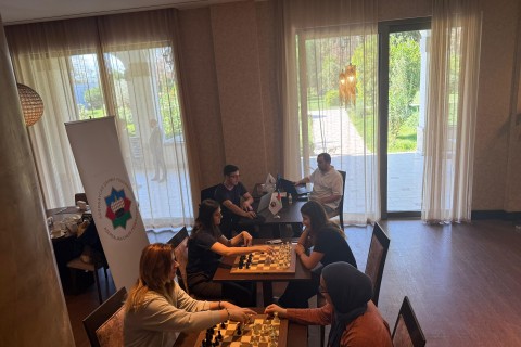 Qadın şahmatçılarımız Avropa çempionatına hazırlaşırlar - FOTO