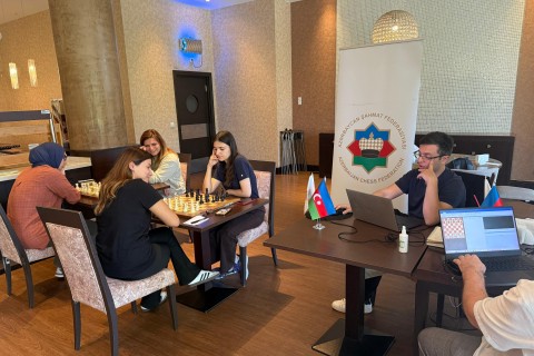 Qadın şahmatçılarımız Avropa çempionatına hazırlaşırlar - FOTO