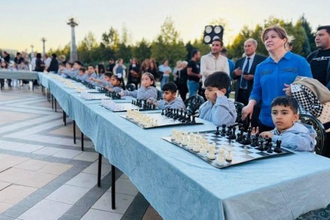 Gəncədə III MDB Oyunlarına dəstək məqsədilə şahmat yarışı keçirilib - FOTO