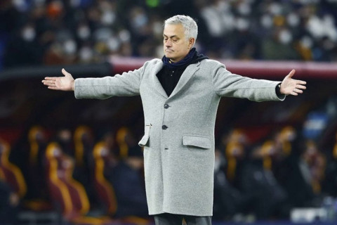 Azarkeşlərin Mourinyo əleyhinə şüarları “Porto”nun cərimə olunması ilə nəticələnib