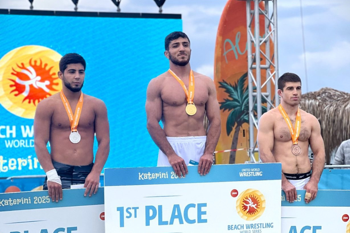 Çimərlik güləşçilərimizdən Dünya Seriyasında 2 medal - FOTO