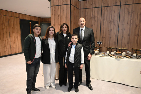 Prezident İlham Əliyev və birinci xanım Mehriban Əliyeva Gəncədə III MDB Oyunlarının açılış mərasimini izləyiblər – YENİLƏNİB + FOTO/VİDEO