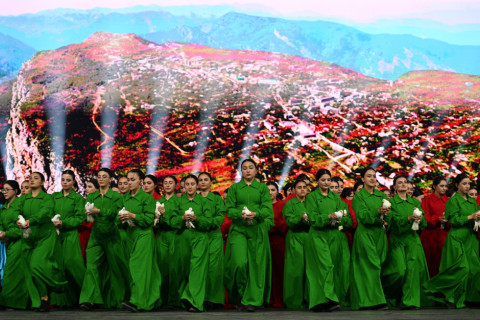 Prezident İlham Əliyev və birinci xanım Mehriban Əliyeva Gəncədə III MDB Oyunlarının açılış mərasimini izləyiblər – YENİLƏNİB + FOTO/VİDEO