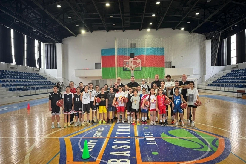 Gənc basketbolçular milli komandaya seçilmək üçün yarışdılar