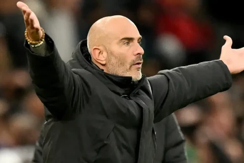 “Qarabağ”ın rəqibi çalxalanır: Baş məşqçi azarkeşlərin hədəfində