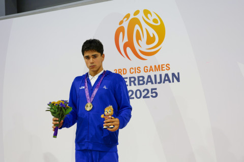 Azərbaycan üzgüçüsü III MDB Oyunlarında qızıl medal qazandı - YENİLƏNİB + FOTO