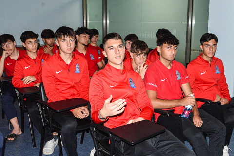 Futbolçularımız üçün danışılmış oyunlara qarşı sessiya - FOTO