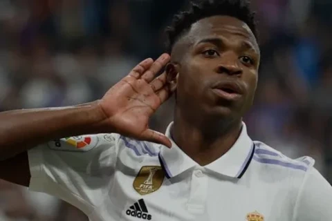 Vinisius agentindən ona yeni klub tapmasını istəyib