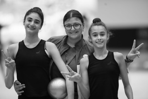 “Debütant gimnast üçün bir turnirdə üç gümüş medal qazanmaq böyük uğurdur” - Nəzrin Cəfərzadənin İDMAN.BİZ-ə MÜSAHİBƏSİ