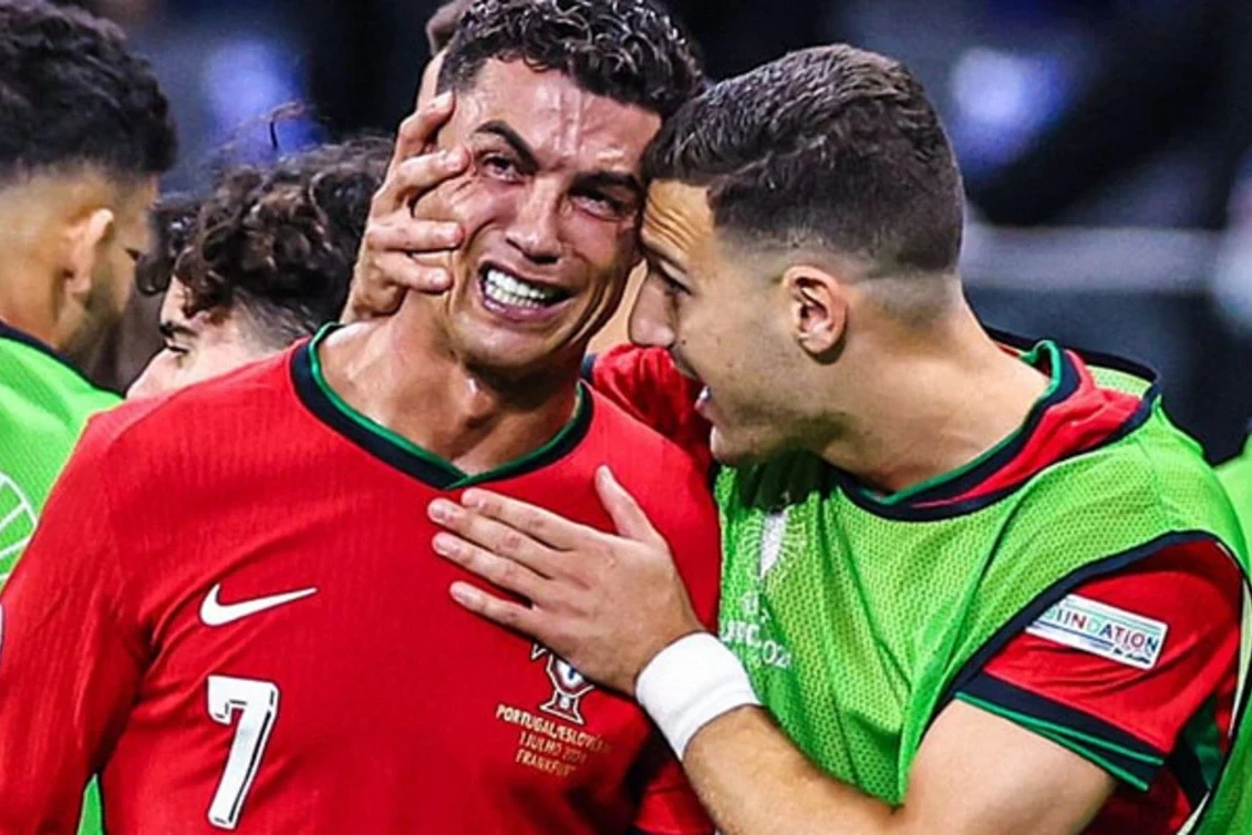 İrlandiya ilə oyunda penaltini qaçıran Ronaldudan PAYLAŞIM