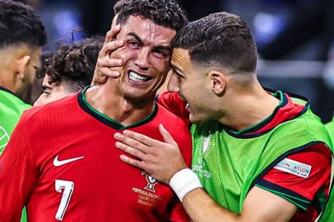 İrlandiya ilə oyunda penaltini qaçıran Ronaldudan PAYLAŞIM