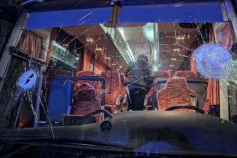 Трагедия после баскетбольного матча в Италии: фанаты забросали автобус, водитель погиб