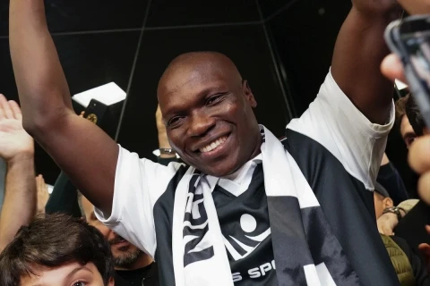 Neftchi confirms contract details with Cameroonian striker