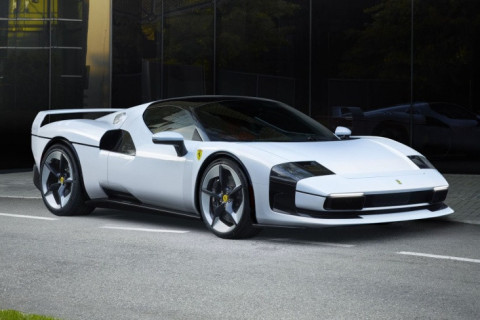 “Ferrari” “296 GTB”nin bazasında unikal idman avtomobilini nümayiş etdirib - FOTO
