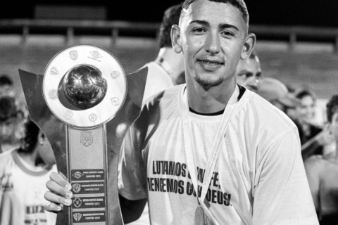Braziliyada faciə: 20 yaşlı futbolçu atasının doğum günü öldü