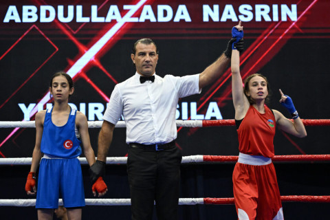 Azerbaijani boxer reaches U-15 European Championship semifinals - PHOTO