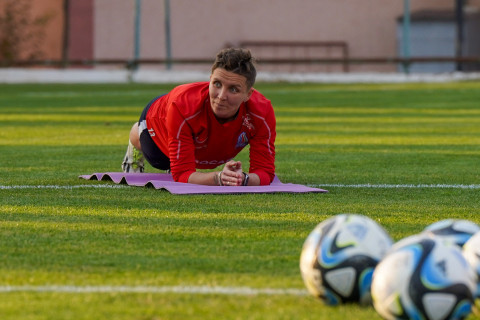 Qadın futbol millisinin Qazaxıstanda ilk məşqi - FOTOREPORTAJ