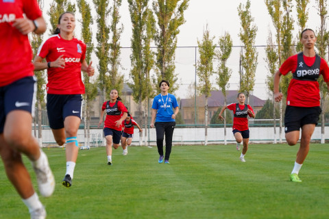 Qadın futbol millisinin Qazaxıstanda ilk məşqi - FOTOREPORTAJ