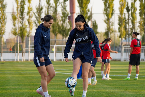 Qadın futbol millisinin Qazaxıstanda ilk məşqi - FOTOREPORTAJ
