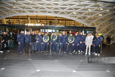 Azerbaijani Greco-Roman wrestlers return home after historic success at U-23 World Championships - PHOTO
