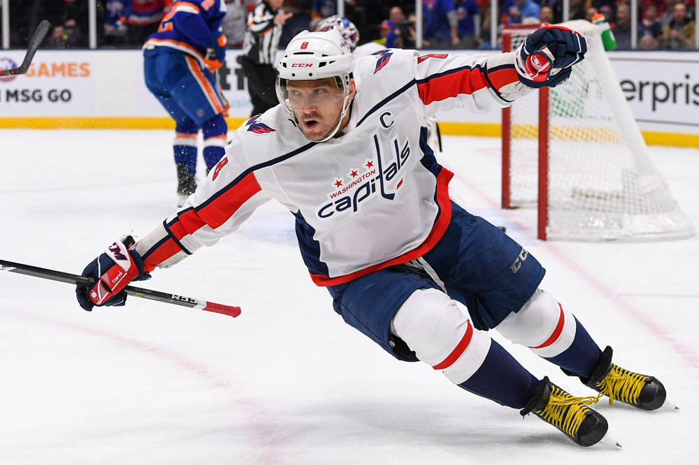 Oveçkin eyni komandada 1500 oyun keçirən NHL-in səkkizinci oyunçusu oldu
