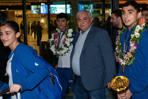 Azerbaijani U-15 boxing team returns home after successful European Championship - PHOTO